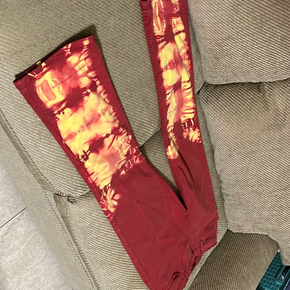 women’s tie die hip Jean  great looking